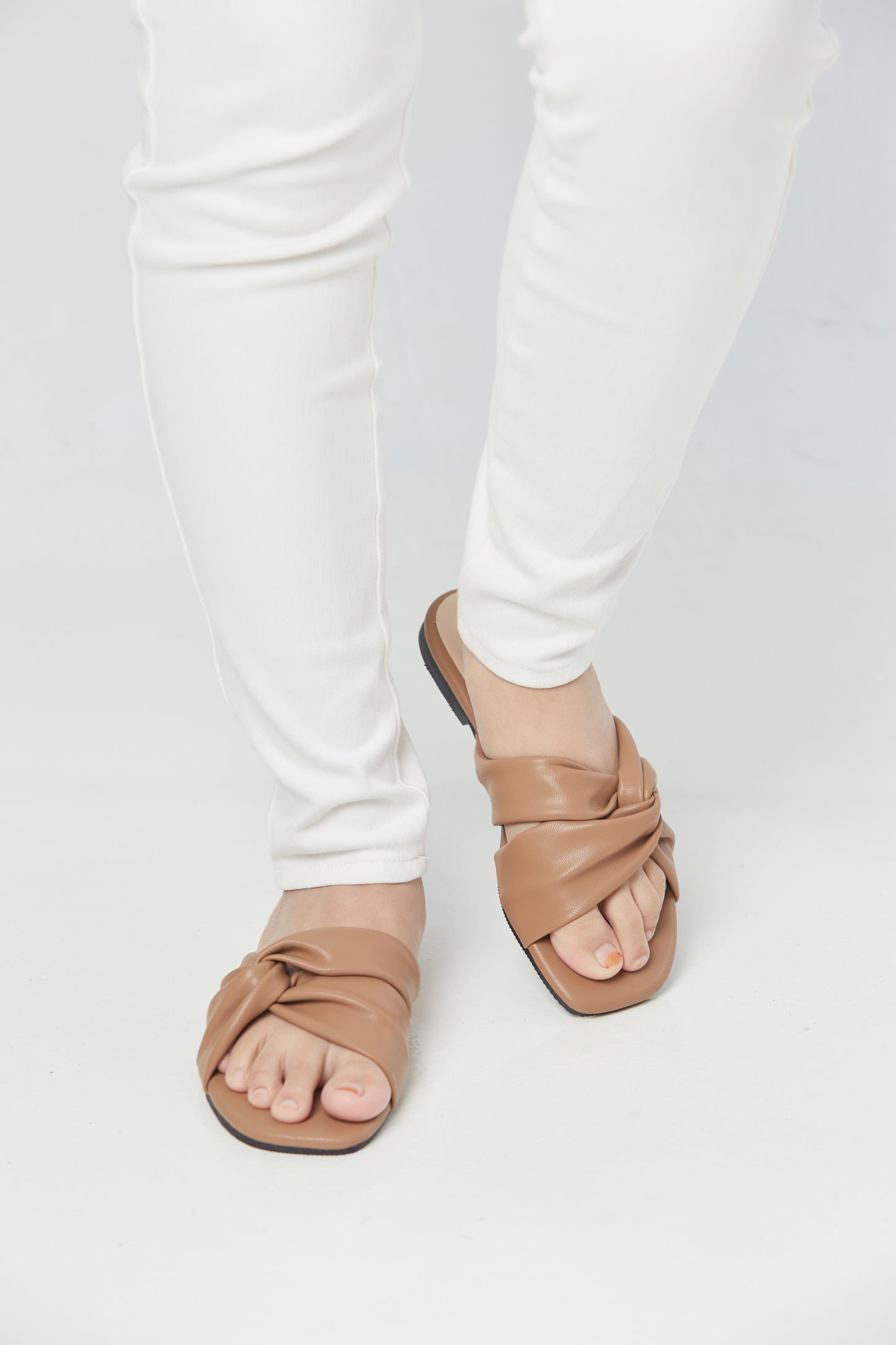 Bythesandzluxe X Sopan Warisan | Delia Sandals in Brown