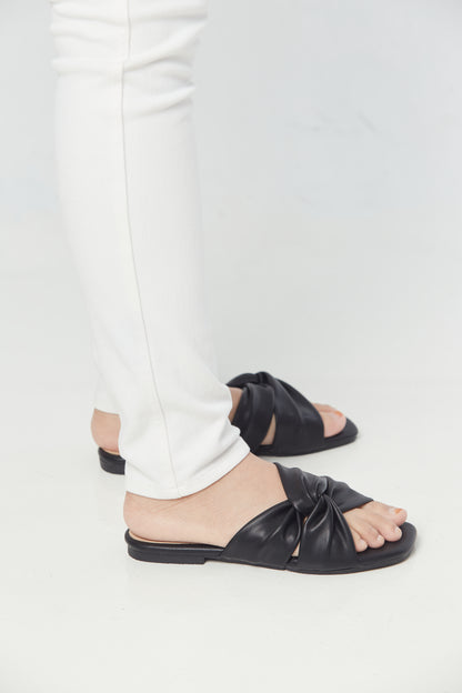 Bythesandzluxe X Sopan Warisan | Delia Sandals in Black