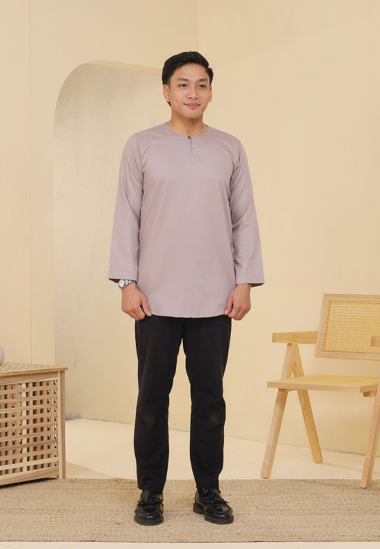 Kurta Rashiq | Nude