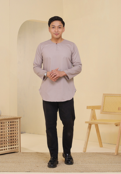 Kurta Rashiq | Nude