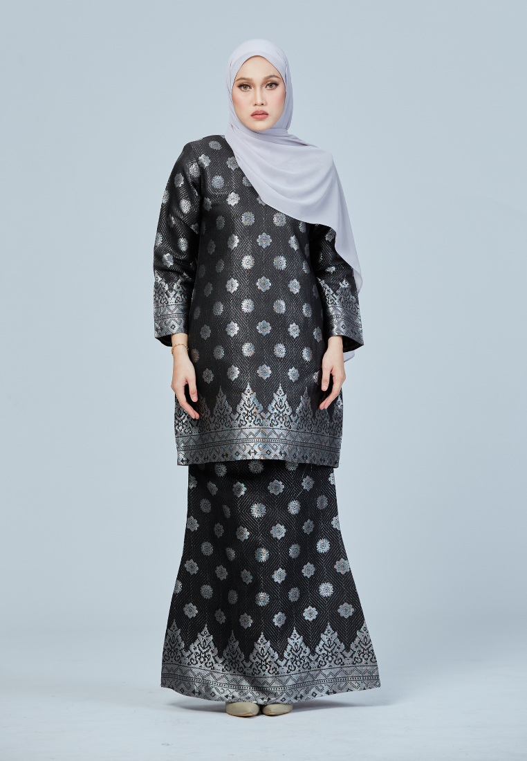 Ameena Cenderawasih | Black