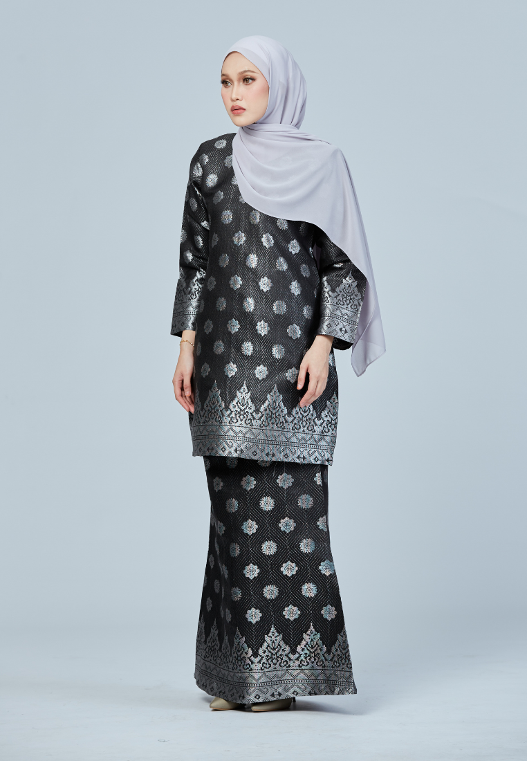 Ameena Cenderawasih | Black