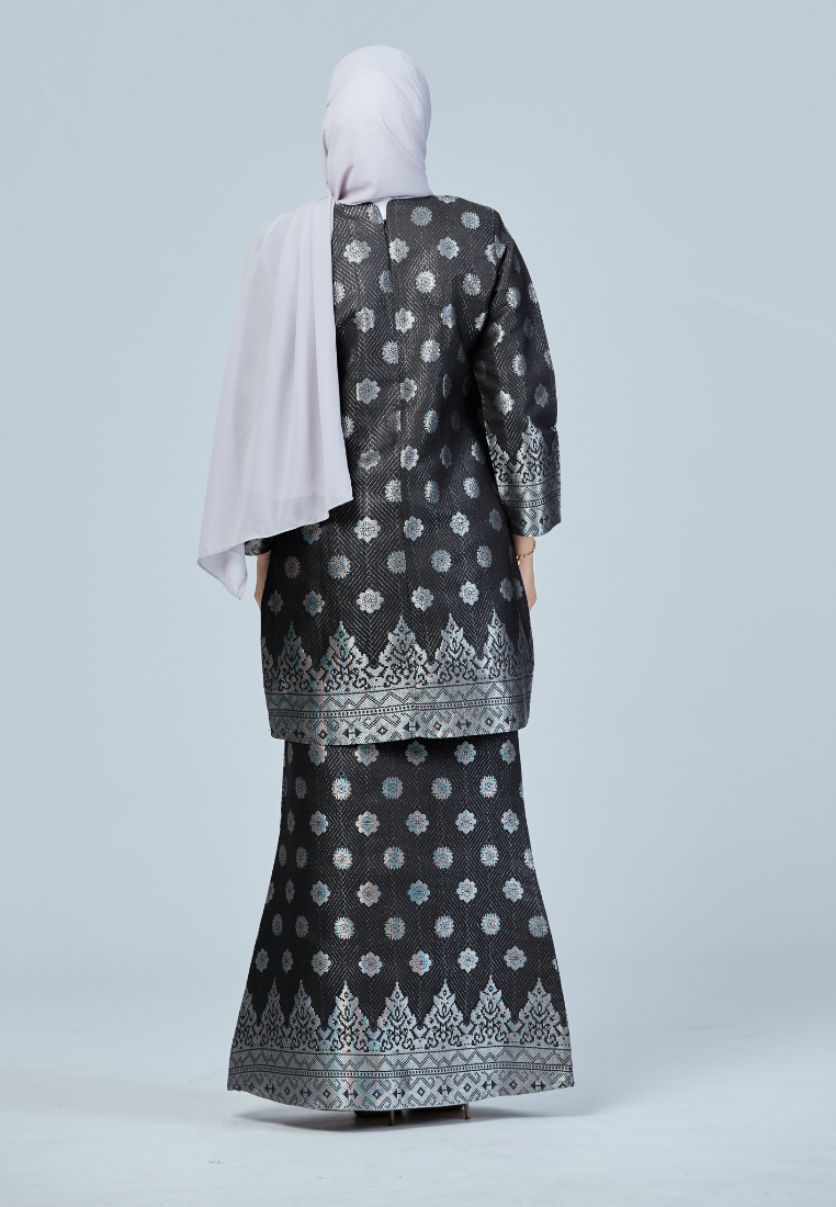 Ameena Cenderawasih | Black