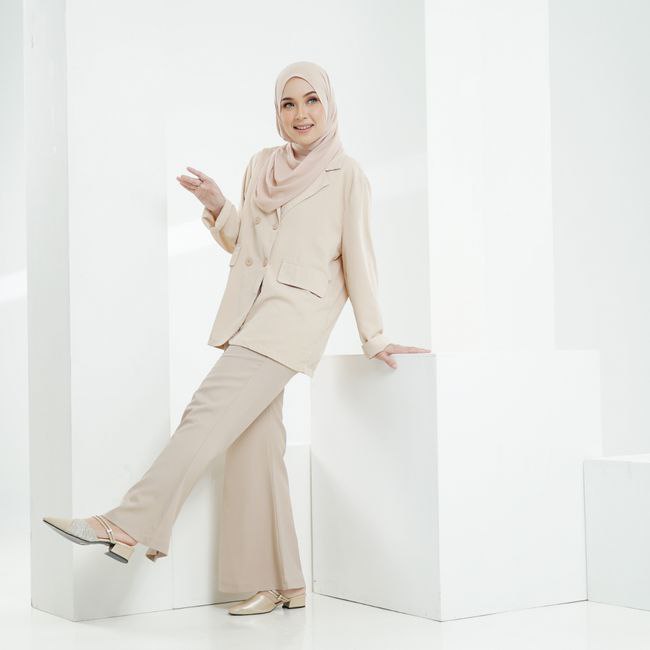 Bythesandzluxe X Sopan Warisan | Jane Midi Heels in Beige