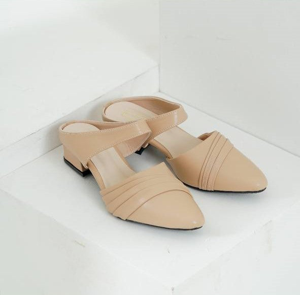 Bythesandzluxe X Sopan Warisan | Jeslina Sandals in Beige