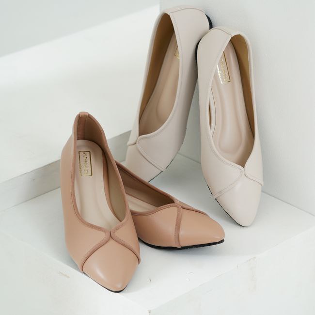 Bythesandzluxe X Sopan Warisan | Sophie Pointy Toe Loafer in Beige