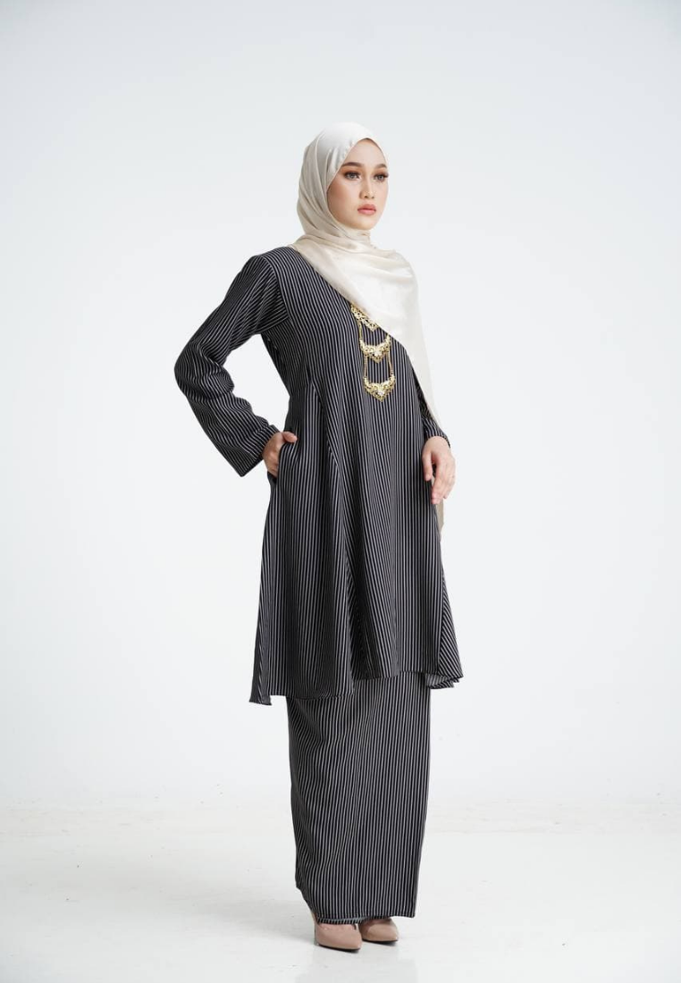 Kurung Khalsom - Black