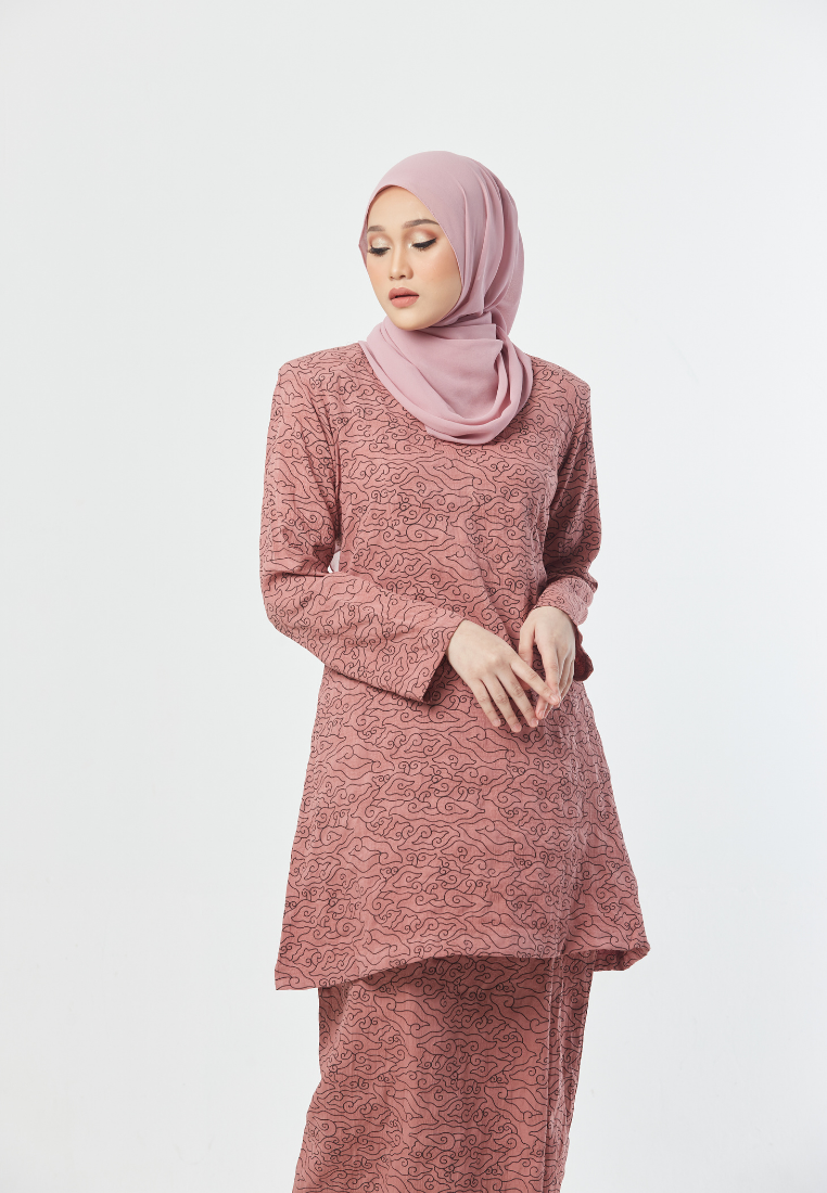 The Khayla Kurung | Red