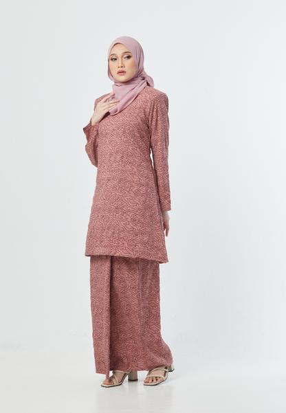 The Khayla Kurung | Red