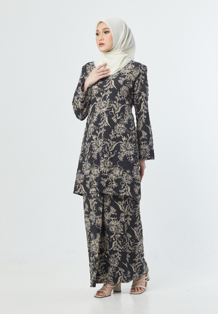 The Khaleesa Kurung | Black