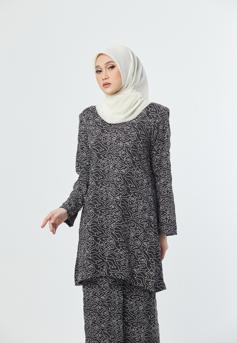 The Khayla Kurung | Black