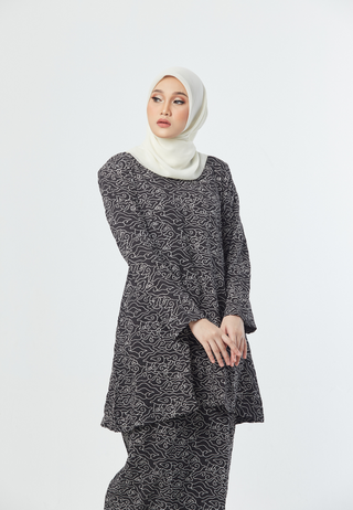 The Khayla Kurung | Black