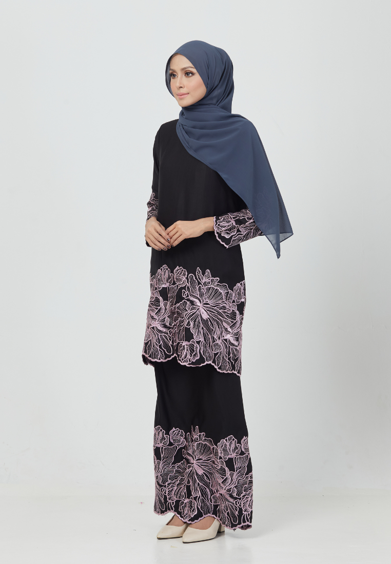 Rosey Kurung | Black