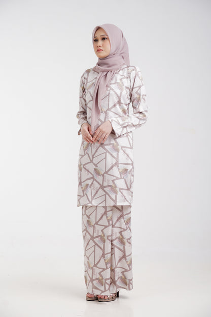 Nona Manis | Grey