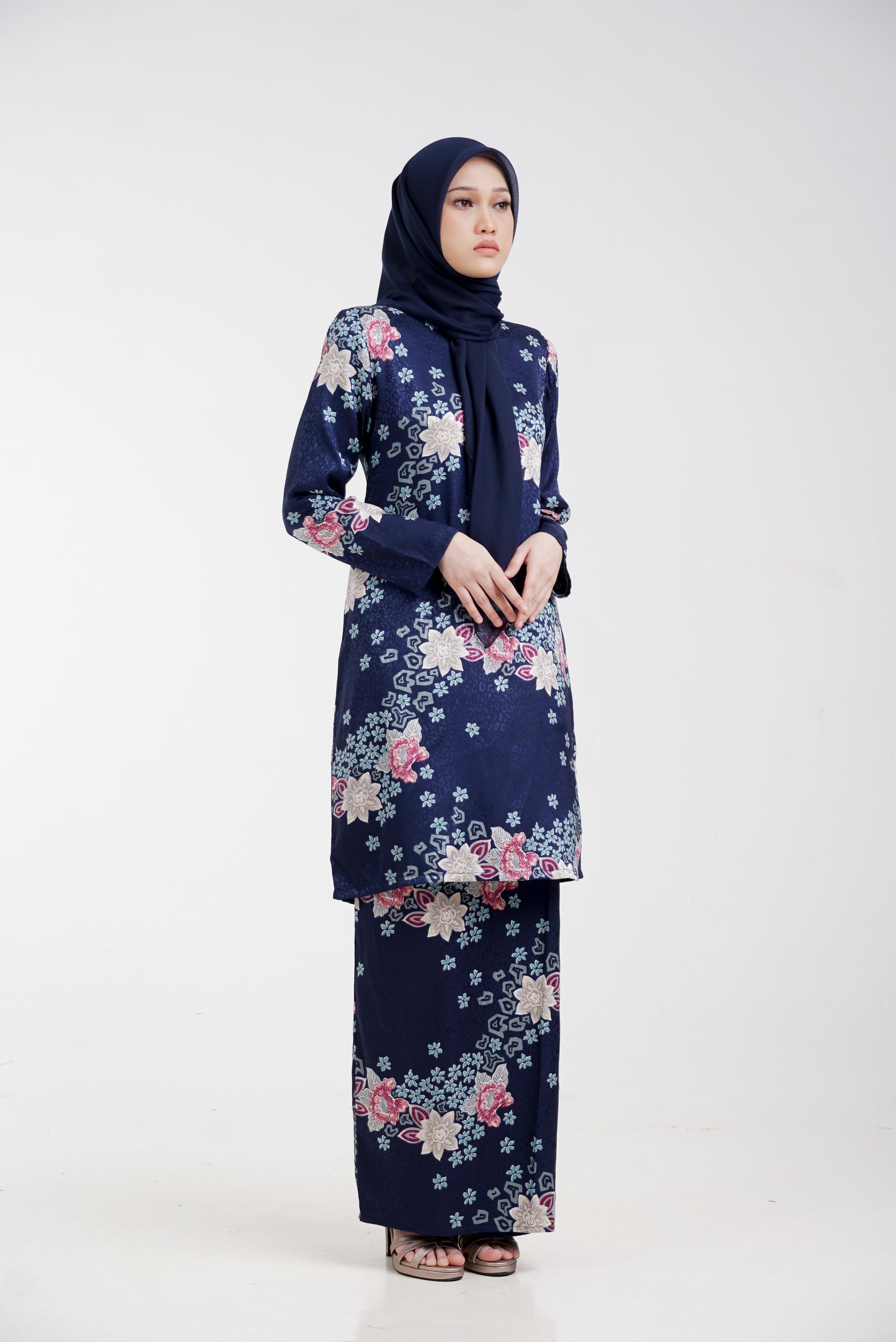 Nona | Navy Blue